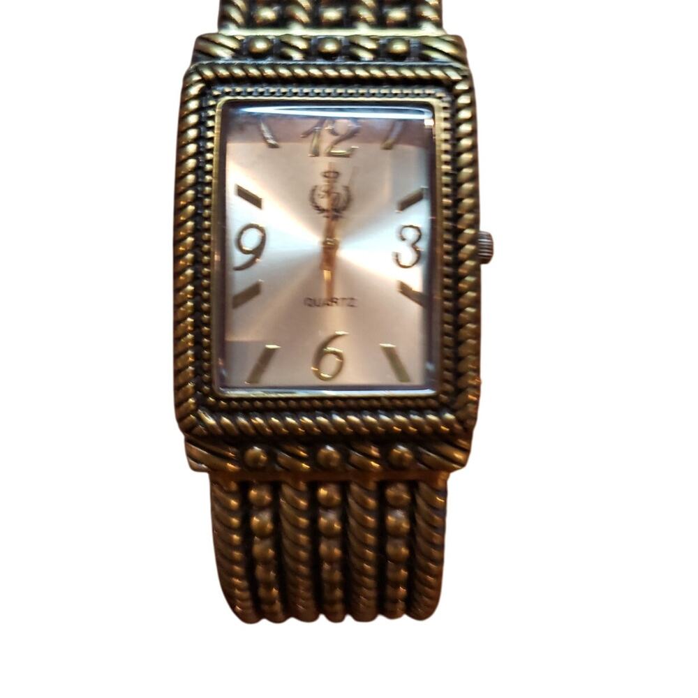 Unidentified brand, needs a battery and‎ a good cleanlng